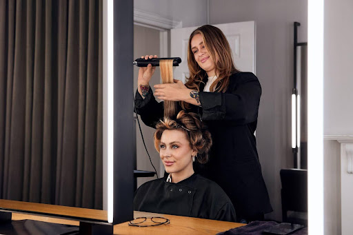 20251006-234901-salon.jpg